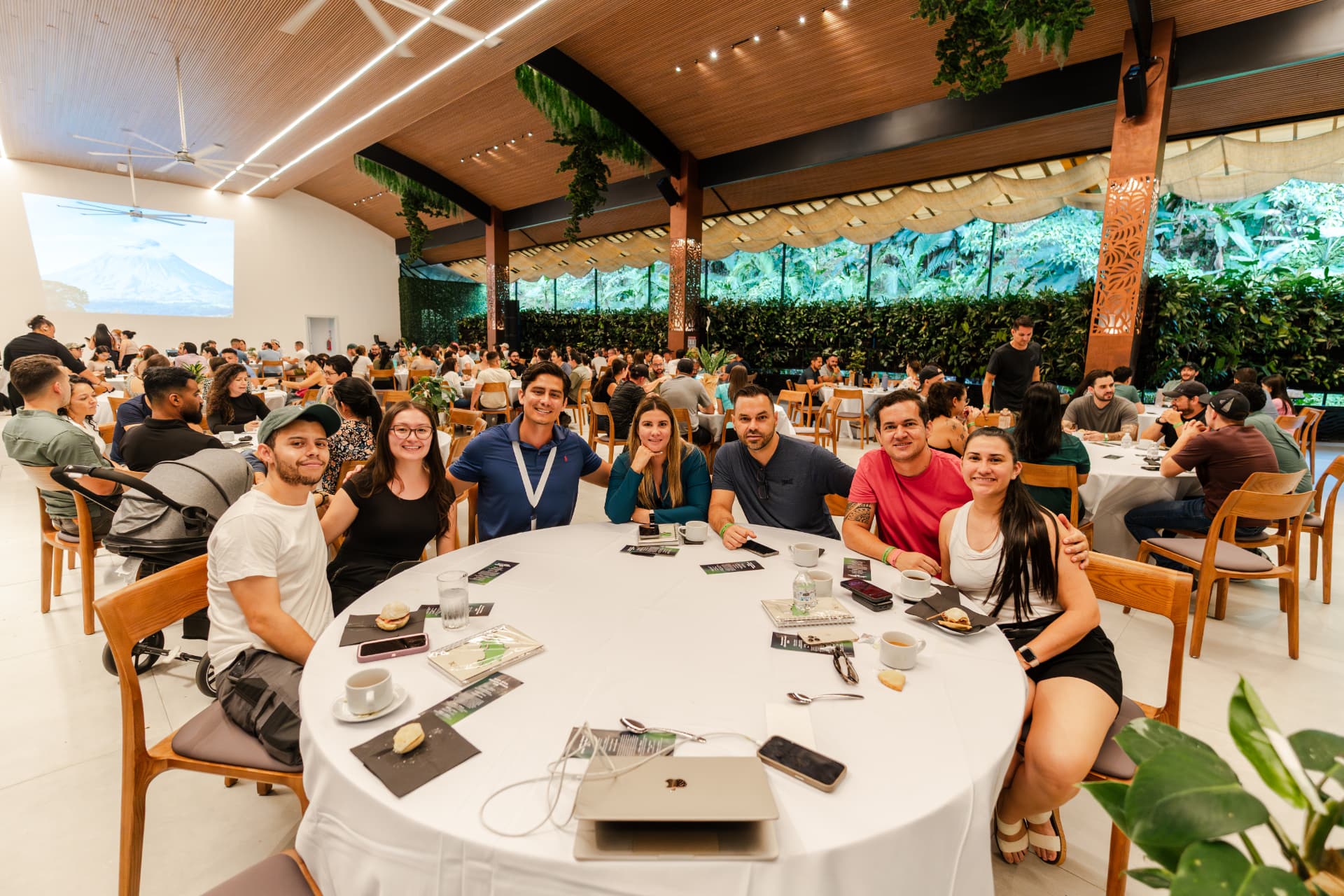 Comunidad en evento del ecosistema Airbnb